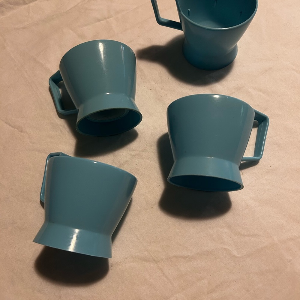 4 Vintage solo Sweetheart Mugs Set teal blue. MCM